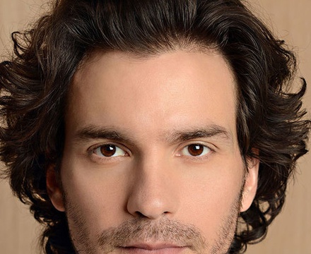 Santiago Cabrera